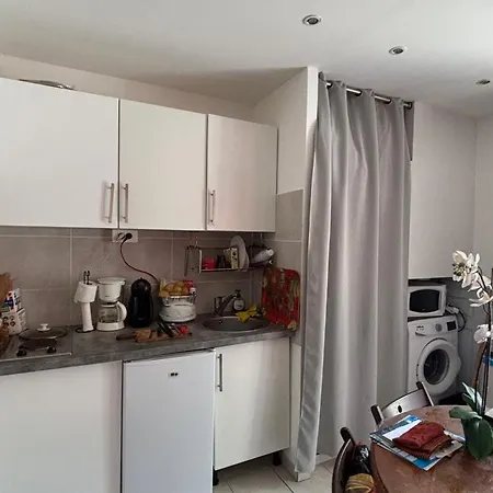 Apartment Au Rdc Avec Parking Proche *